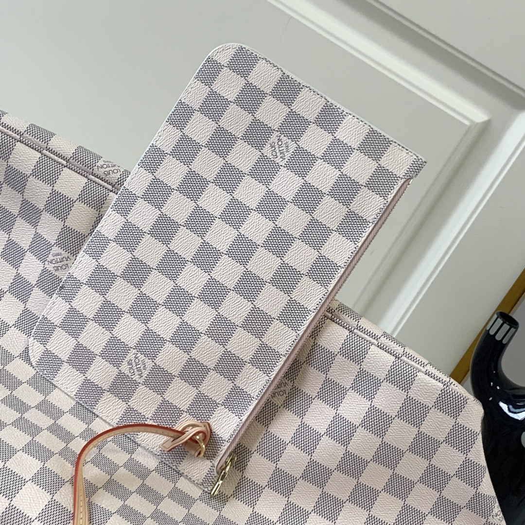 Louis Vuitton Shopping Bags